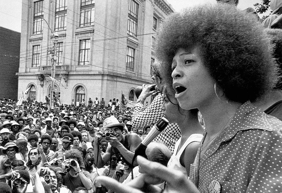 http://www.critical-theory.com/wp-content/uploads/2013/03/angela-davis.jpg